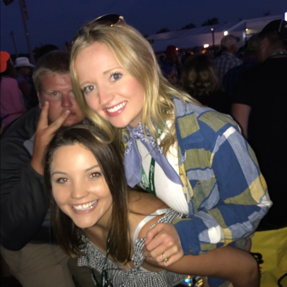 Meet your Posher, Kelsey - Picture 3 of 4